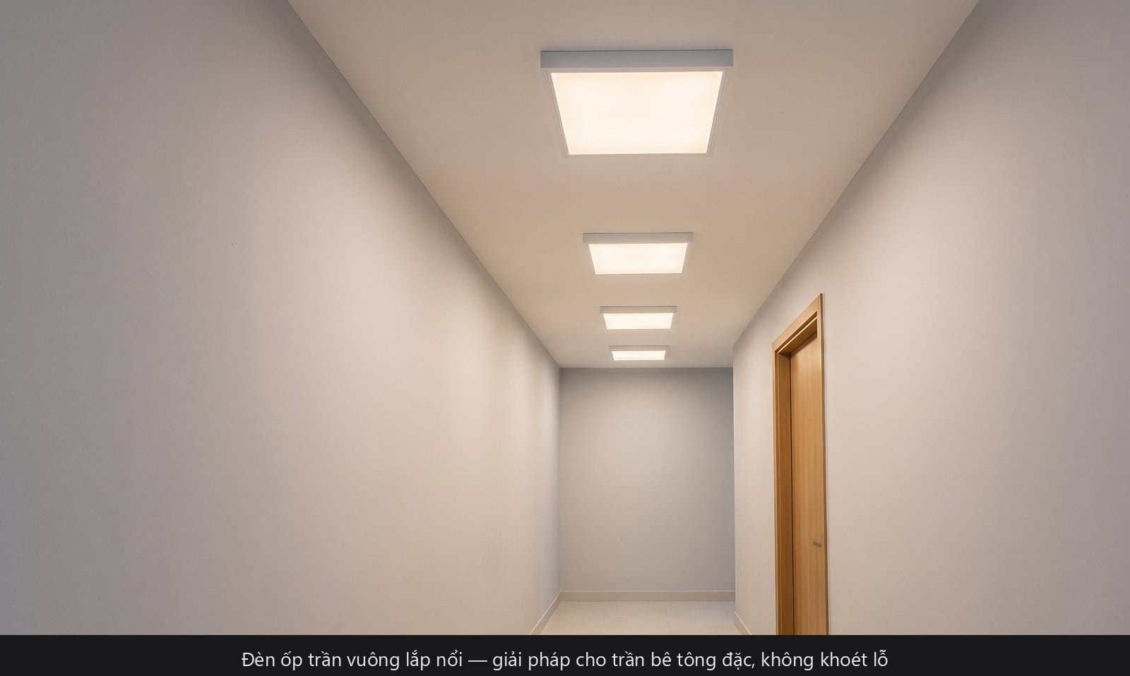 Đèn ốp trần vuông LED Rạng Đông lắp nổi trên trần hành lang